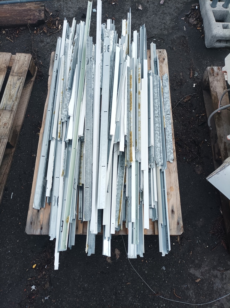 Prise avec terre simple