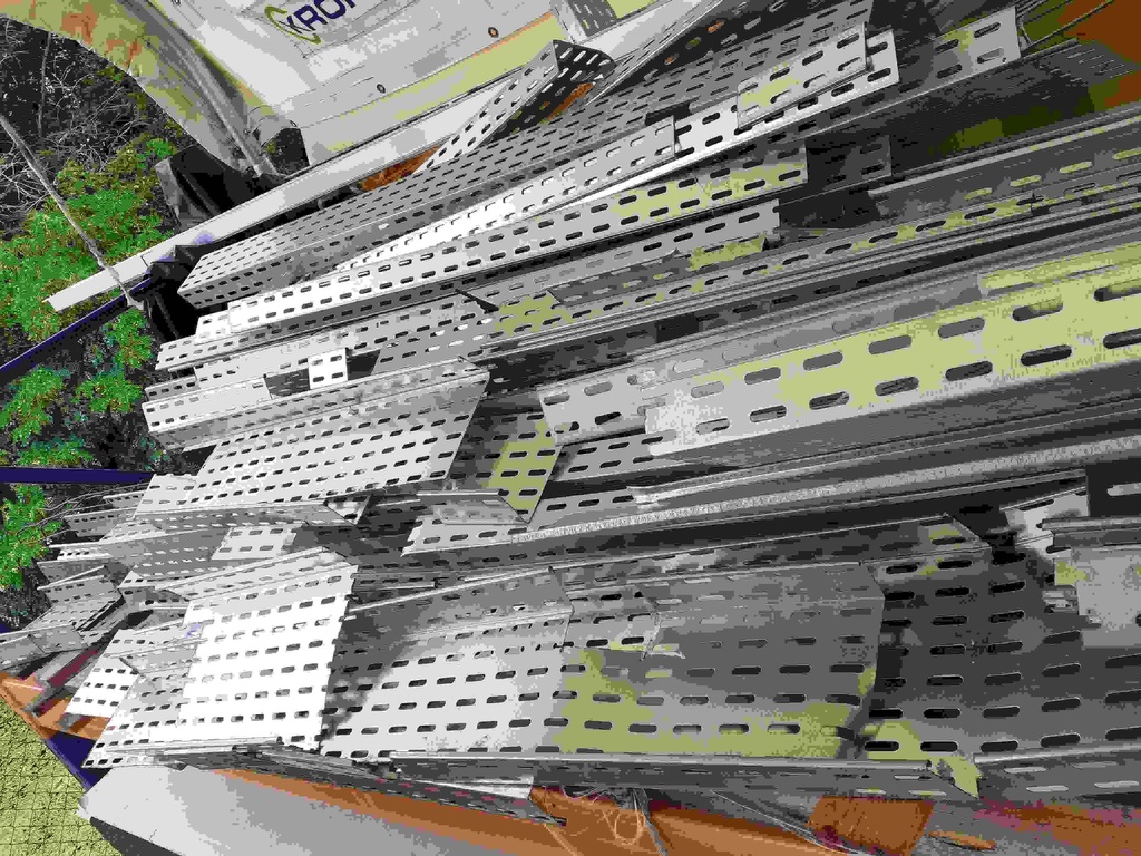 Dalle de faux plafond acoustique - perforée