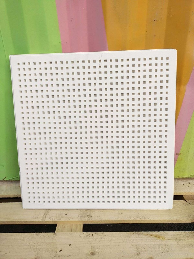 Dalle de faux plafond acoustique - perforée