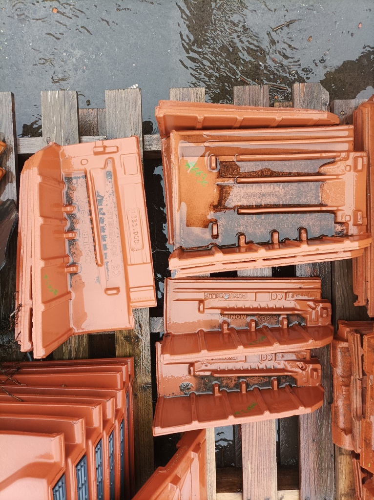 Tuile de rives terre cuite Monier sgy c641922