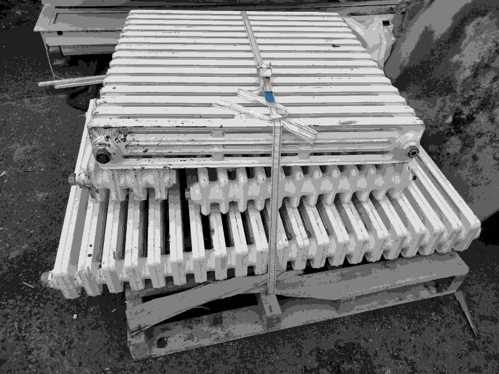Radiateur à eau fonte 4 colonnes sans pieds