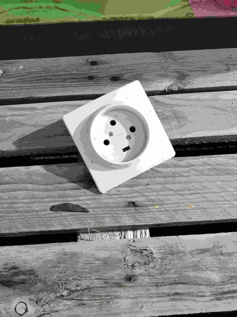 Prise encastrable triphasée