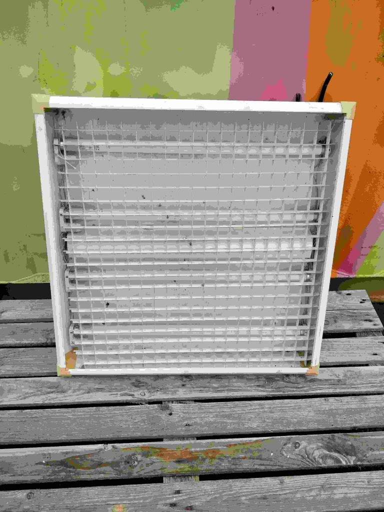 Luminaire dalle encastrable grille