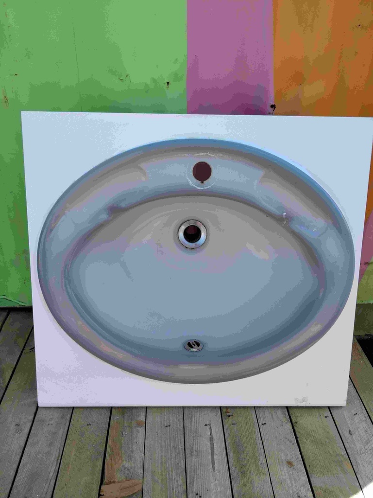 Lavabo gris sans robinetterie en résine