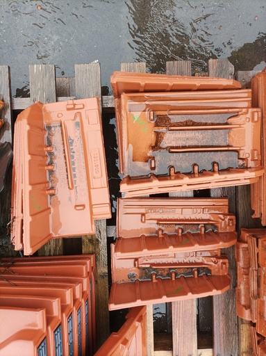 [#663d] Tuile de rives terre cuite Monier sgy c641922