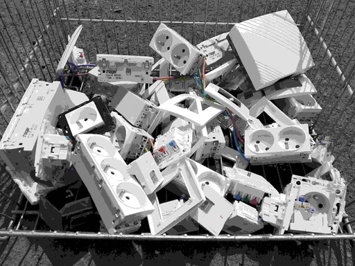 [#1025] Bloc triple prise et interrupteur divers encastrable