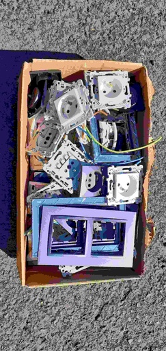 [#078] Prise avec cache électrique