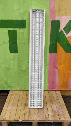 [#872] Luminaire long à grille 2 tubes à relamper