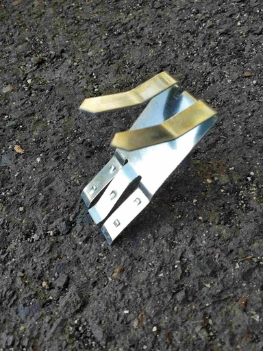 [#197] Agrafe pour cornières habillage